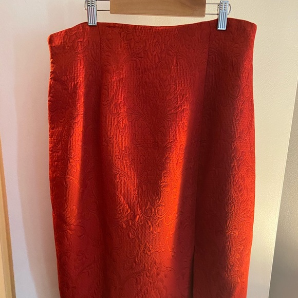 Dior Textured Scarlet Skirt Set - Picture 6 of 8